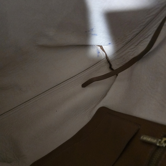 Cuyana Minimalist Travel Essential Leather Carryall Work Tote Tan - Picture 7 of 7